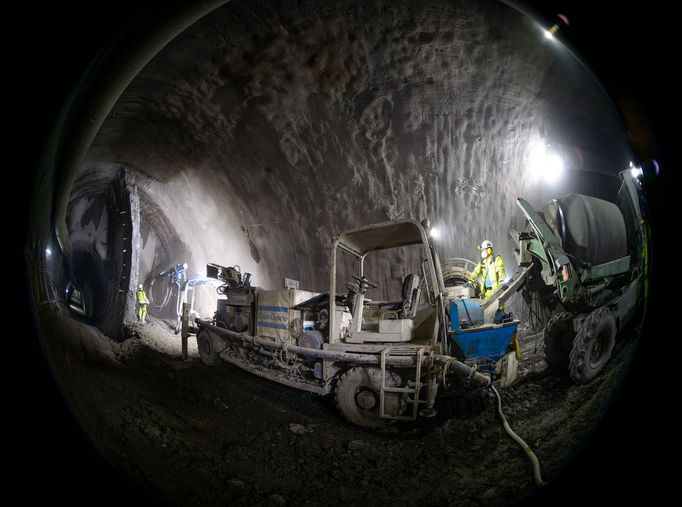 Geologický průzkum pro metro D - lokalita VO-OL mezi ulicemi Na Strži a Jankovská.