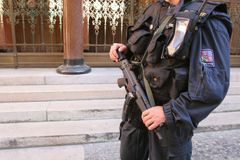 Policie v Praze bude po útoku v Manchesteru důslednější. Terorismus ČR nehrozí, uklidňuje Chovanec