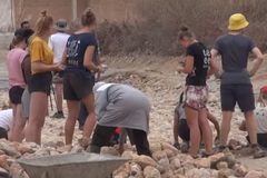 Maročany pobouřily belgické dobrovolnice pracující v šortkách, hrozili i popravou