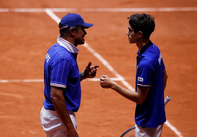 Yannick Noah a Pierre-Hugues Herbert ve finále Davis Cupu