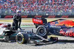 V Monze nečekaně triumfoval McLaren, Hamiltona s Verstappenem vyřadila kolize