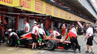 Marussia za dva roky nezískala ještě ani bod, ale i takové týmy ke koloritu světa formule 1 patří.