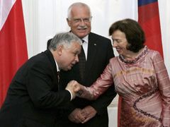 Lech Kaczyński s Václavem Klausem a Livií Klausovou.