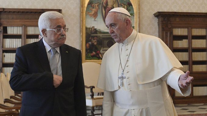 Papež František a Mahmúd Abbás.