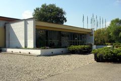 Suť v Mikulčicích doutná, archeologové dovnitř nesmí