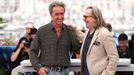 Režisér Paolo Sorrentino a herec Gary Oldman v Cannes.