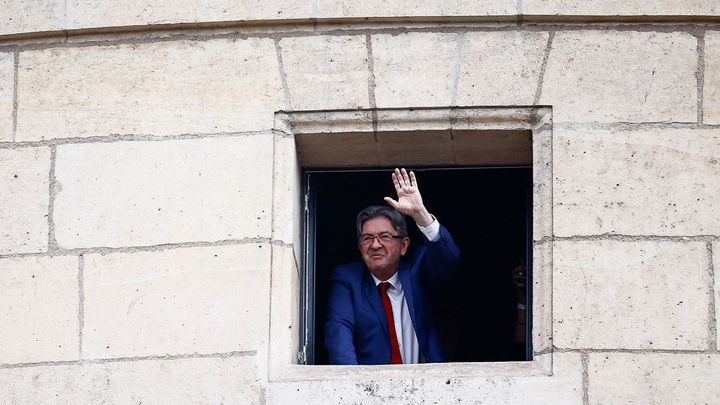 Nečekané vítězství. Podle odhadů ve francouzských volbách vyhrál levicový blok