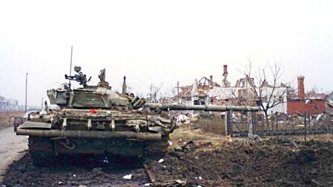 Archivní snímek z chorvatsko-srbské bitvy o Vukovar v roce 1991.