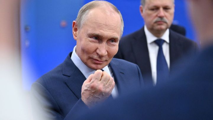  Reuters
