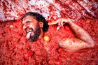 120 tun rajčat v ulicích. Španělská Tomatina slaví 80 let