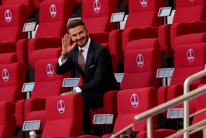 David Beckham v hledišti před zápasem MS 2022 Anglie - Írán