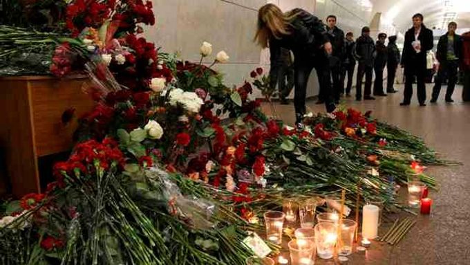 Umarov se jako vládce "emirátu Kavkaz" v minulosti hlásil k řadě útoků včetně atentátů v moskevském metru