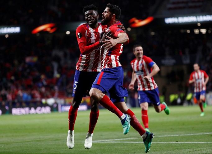 Diego Costa slaví branku Atlética v semifinále Evropské ligy