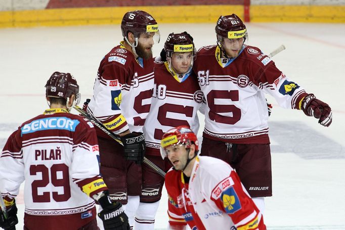 Pražské derby pro Spartu. Slavii nasázela devět gólů.