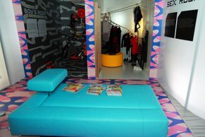 Moderní byt bez WC a koupelny. Tak jej vidí Designblok 2010