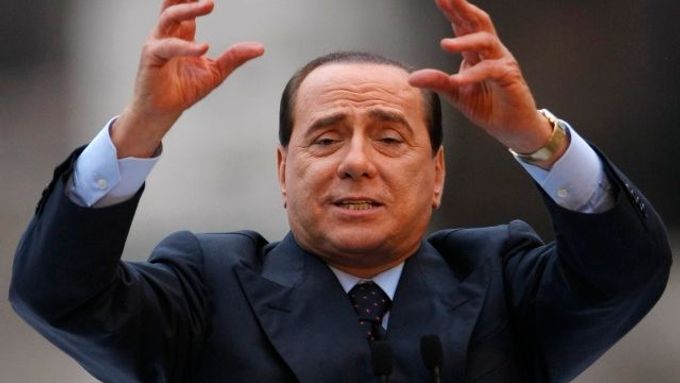 Jaderná energie nás zbaví závislosti, tvrdí Berlusconi.