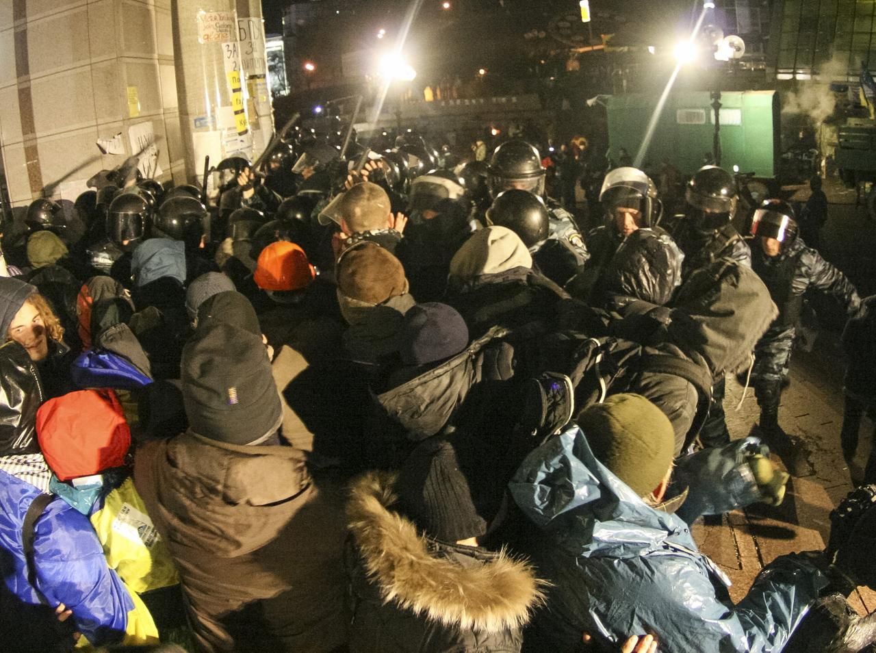 Ukrajinská policie zasáhla proti protestujícím