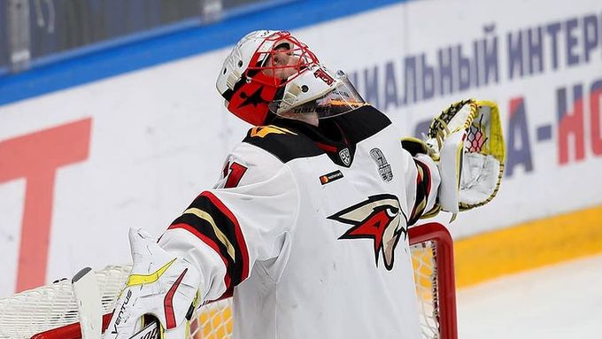 Šimon Hrubec přišel do Omsku v průběhu sezony a vychytal mu první titul v KHL.