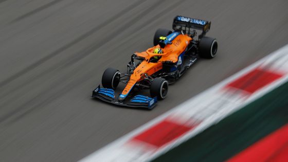 Lando Norris v McLarenu ve VC Ruska formule 1 2021