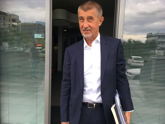 Andrej Babiš v srpnu 2017 po návratu z dovolené, kdy mu hrozí trestní stíhání