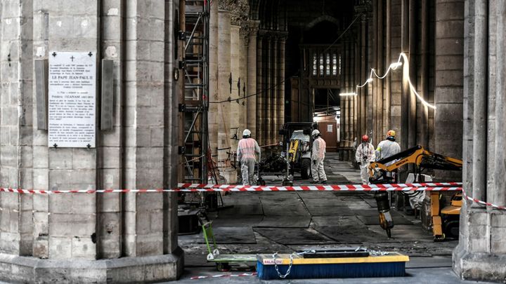 Obnova Notre-Dame stále nezačala. Místo je potřeba zabezpečit, říká architekt