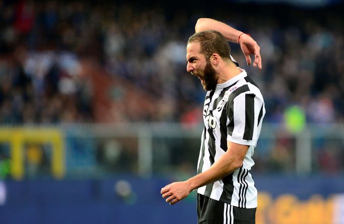 Gonzalo Higuaín v utkání Sampdorie proti Juventusu