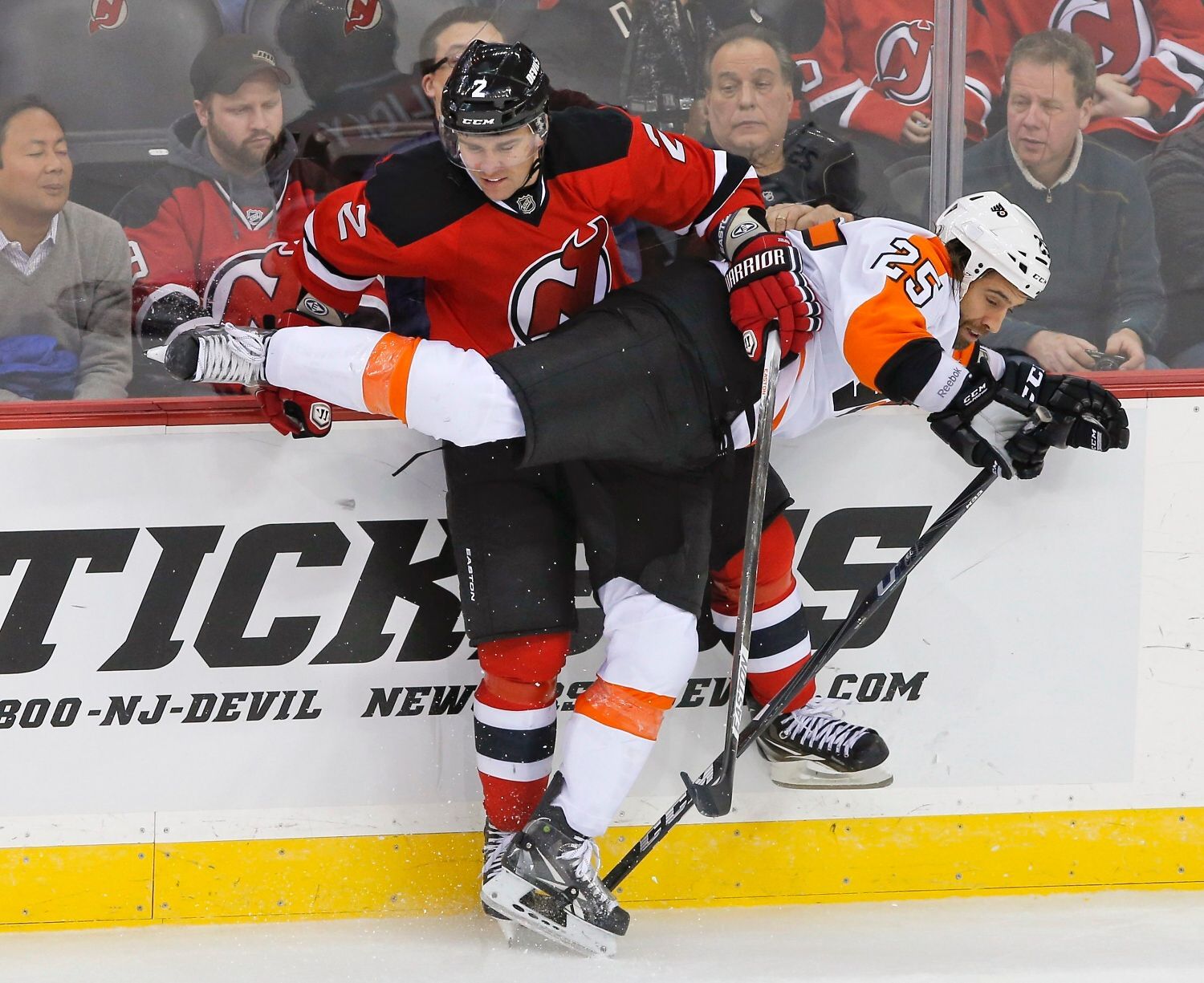 NHL, New Jersey Devils - Philadelphia Flyers: Marek Židlický - Maxime Talbot