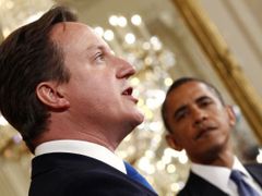 Cameron a Obama se snaží zavádět transparentnost ve svých úřadech.