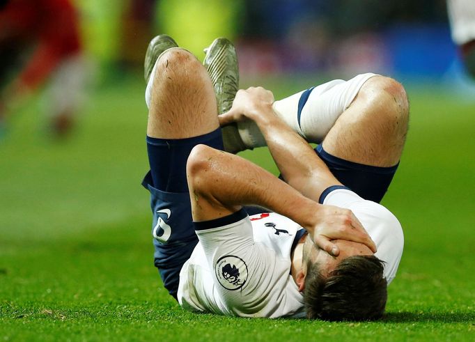 Soccer Football - Premier League - Manchester United v Tottenham Hotspur - Old Trafford, Manchester, Britain - December 4, 2019  Tottenham Hotspur's Harry Winks reacts af