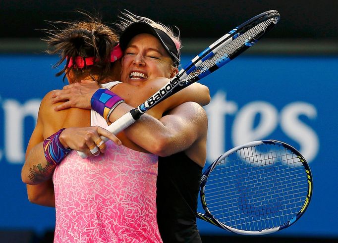 Šafářová a Matteková-Sandsová slaví titul na Australian Open 2015