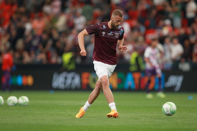 Tomáš Souček ve finále Konferenční ligy Fiorentina - West Ham