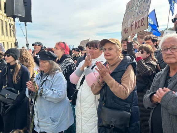 Protestovat pro Petru Macinkovi přišla i herečka Eva Holubová
