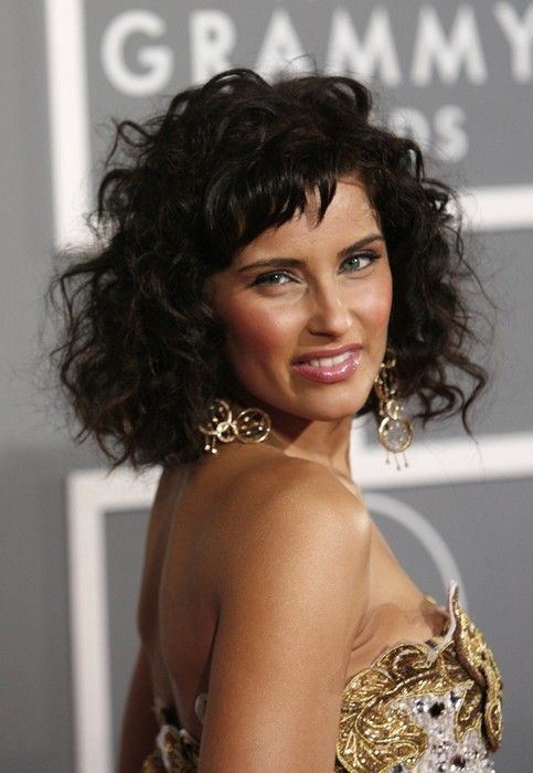 49. ročník Grammy: Nelly Furtado