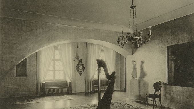 Historické fotografie interiéru Pražského hradu