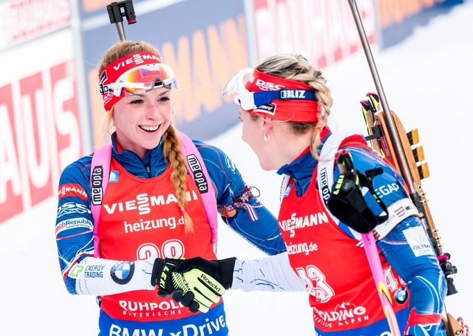 SP Ruhpolding, stíhačka Ž: Markéta Davidová a Lucie Charvátová