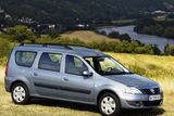 Dacia Logan MCV - kombi se zadními dveřmi ve stylu dodávky, se začalo prodávat v roce 2006. Zavazadlový prostor byl téměř bezedný - objem udávala hodnota 700 litrů. Dacia dodávala i užitkovou verzi tohoto vozu se zaslepenými okny.