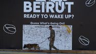 Výbuch uskladněného dusičnanu amonného před pěti lety zabil přes 200 lidí, poničil část libanonského hlavního města a způsobil obrovské škody na majetku. Exploze se stala jedním ze symbolů obtíží, které Libanon v posledních letech zažívá. Na fotografii murál s nápisem "Bejrúte, připraven na probuzení?".