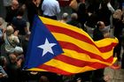 Demonstranti vyšli do ulic Barcelony, kvůli uvěznění katalánských exministrů zablokovali dopravu