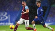 14. kolo anglické Premier League 2020/21, Chelsea - West Ham: Vladimír Coufal a Christian Pulisic z Chelsea