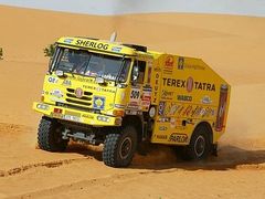 Karel Loprais s kamionem Tatra na trati Rallye Dakar 2006.