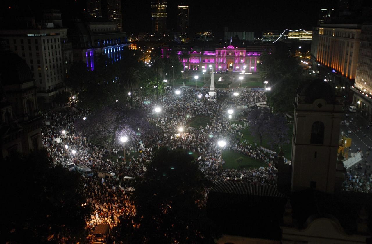 Foto: Proti argentinské prezidentce vytáhly do ulic statisíce lidí