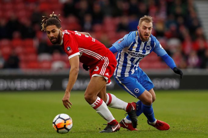 Ryan Shotton (Middlesbrough) a Jiří Skalák (Brighton) v zápase FA Cupu