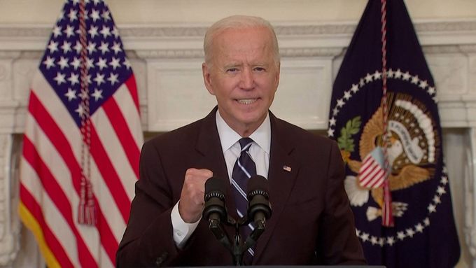 "Byli jsme trpěliví. Ale naše trpělivost slábne," vzkázal americký prezident Joe Biden neočkovaným obyvatelům.