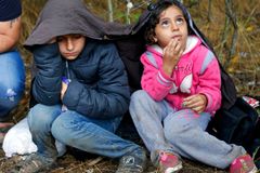 Opuštěné dítě pláče na ulici, český stát neslyší. Stydím se za svou vládu