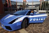 V roce 2004 dostala italská "Polizia" od Lamborghini model Gallardo, oba subjekty měly hned o publicitu postaráno.