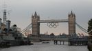 Proměna Tower Bridge pro zahajovací ceremoniál OH 2012 v Londýně.