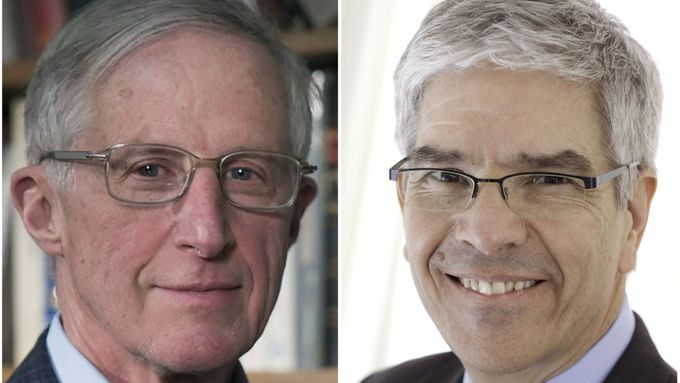 Laureáti Nobelovy ceny za ekonomii William D. Nordhaus (vlevo) a Paul Romer.
