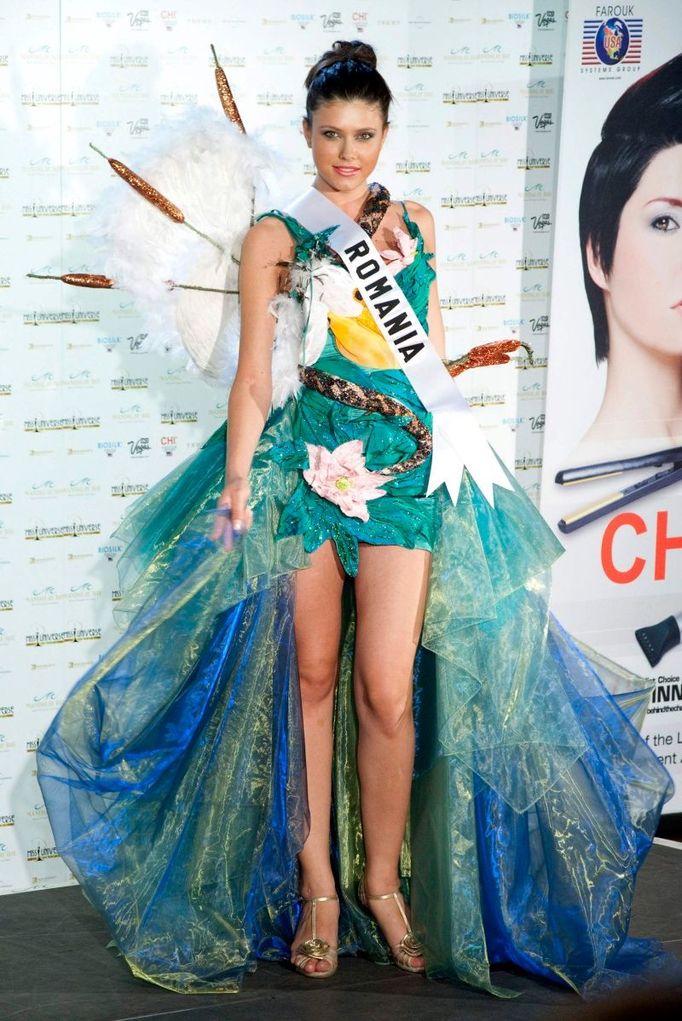 Finalistky Miss Universe v národních kostýmech - Miss Rumunsko