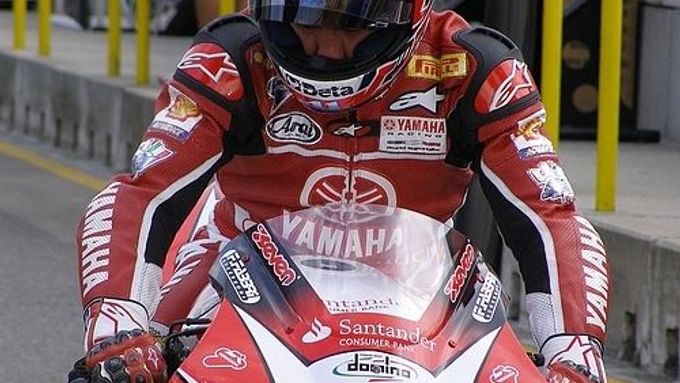 Japonský motocyklista Noriyuki Haga na Yamaze vyhrál sobotní kvalifikaci na VC České republiky v Brně.