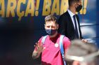 Rozezlení fanoušci pronásledovali Barcelonu až do hotelu, kouče zasypali urážkami